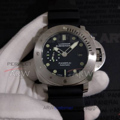 Perfect Replica Panerai Luminor Submersible PAM 00305 Stainless Steel Case Black Rubber 47mm Watch